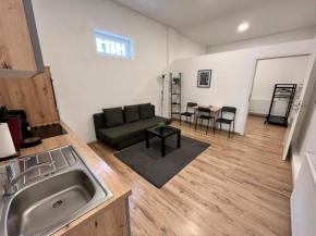 Apartment Central 10A 40qm Wi-Fi free Parking calm back house
